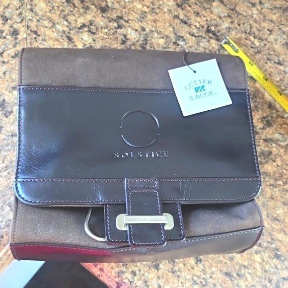 Cutter & Buck Mens Toiletry BAG Neutral Minimalist Preppy Travel NEW! - Picture 1 of 11
